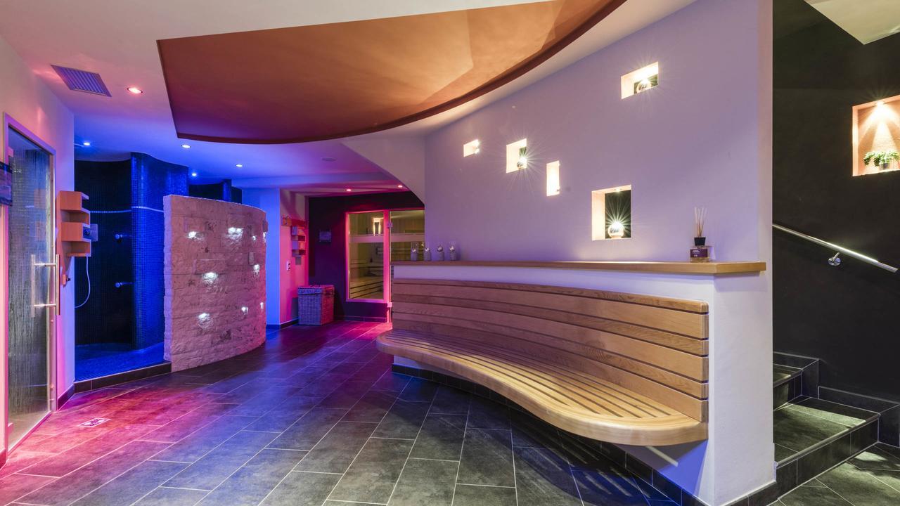 Hotel Der Mohrenwirt **** à Burgusio Extérieur photo