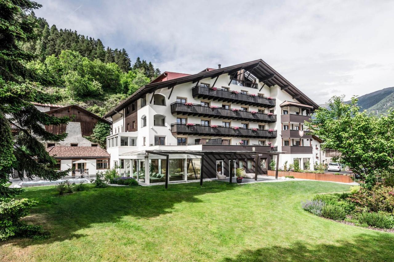 Hotel Der Mohrenwirt **** à Burgusio Extérieur photo